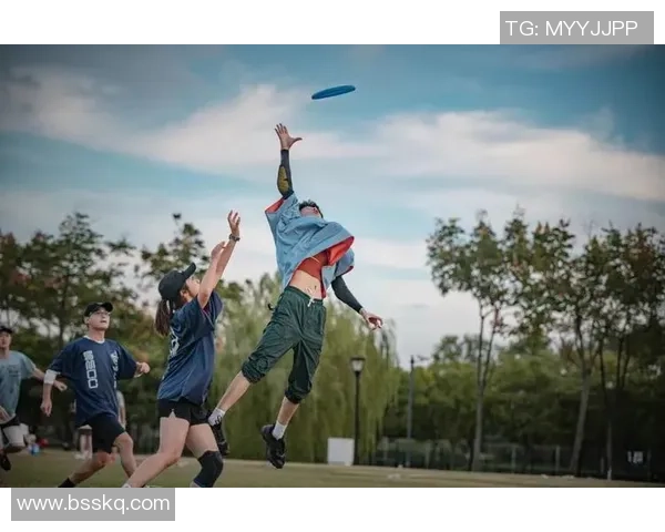 西安飞盘队的拼搏之路:极限运动世界杯背后的故事与荣耀 西安飞盘队的拼搏之路:极限运动世界杯背后的故事与荣耀