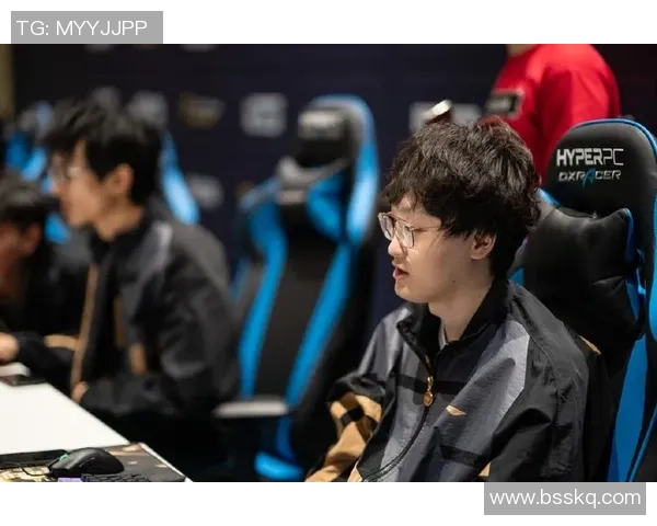 RNG在Major赛中的团队配合分析与表现评估