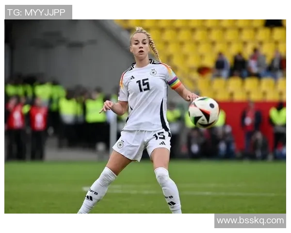 德国女足与丹麦女足比赛因故推迟引发球迷热议与期待 德国女足与丹麦女足比赛因故推迟引发球迷热议与期待